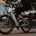 De voordelen van een elektrische fiets: waarom steeds meer Nederlanders overstappen